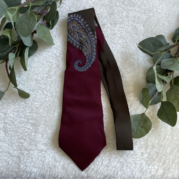 Pancaldi Dark Red Paisley Silk Tie - Picture 6 of 12